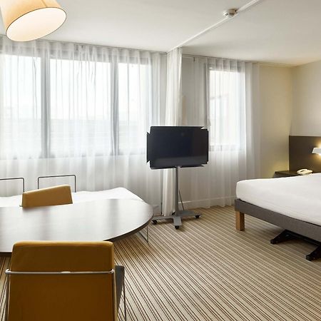 B&B Hotel Velizy Est Luaran gambar