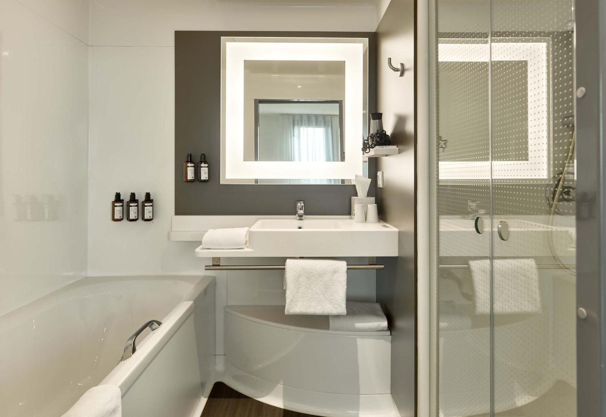 B&B Hotel Velizy Est Luaran gambar