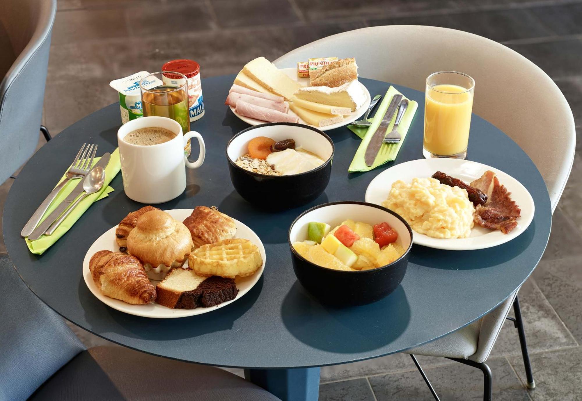 B&B Hotel Velizy Est Luaran gambar