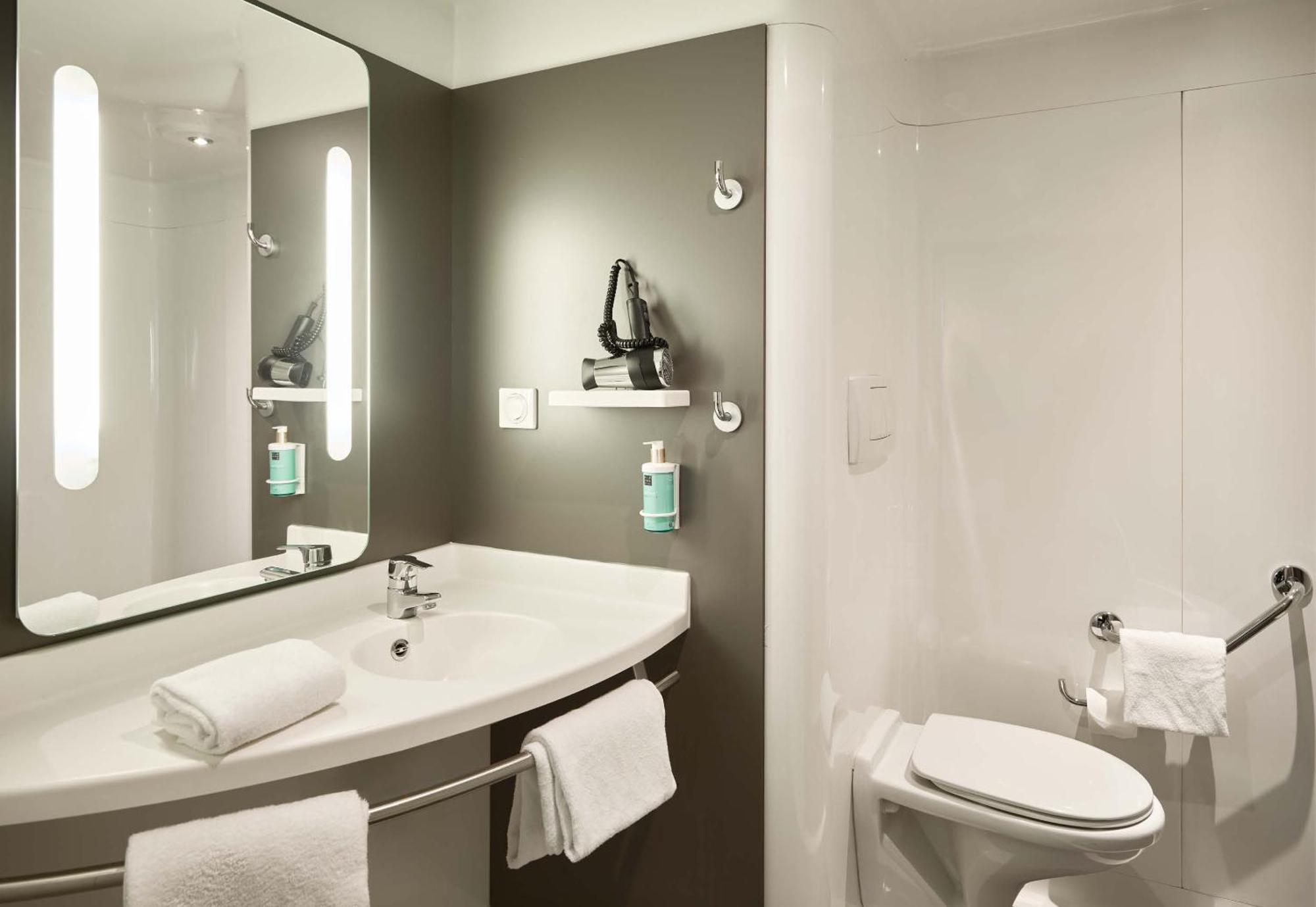 B&B Hotel Velizy Est Luaran gambar