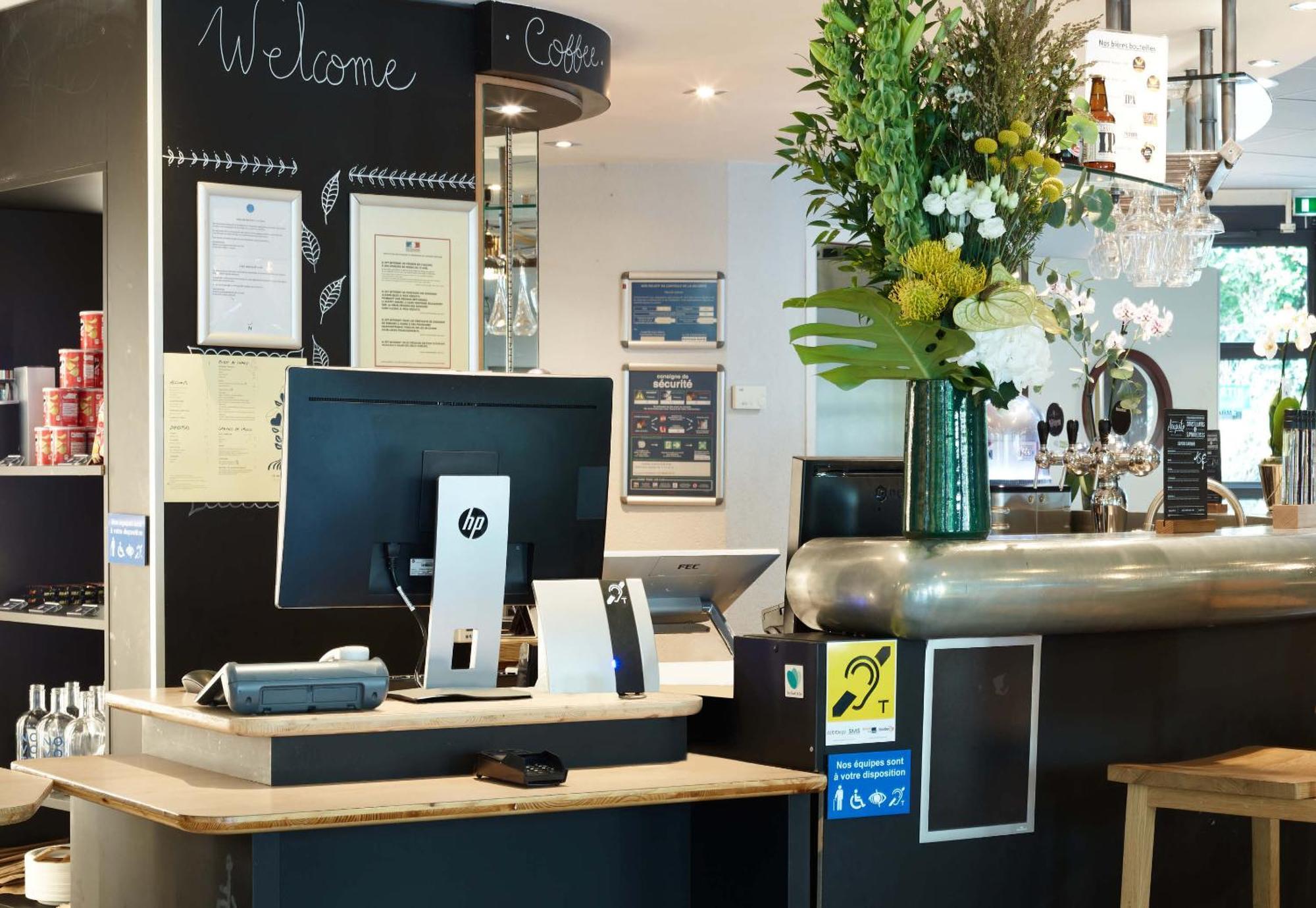 B&B Hotel Velizy Est Luaran gambar